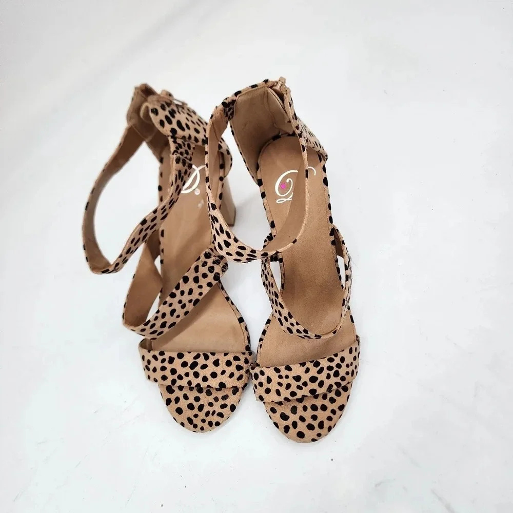 New D Women's Brooke Sandals Ankle Strap Beige Black Dot Heel Sz 7 - Picture 3 of 8